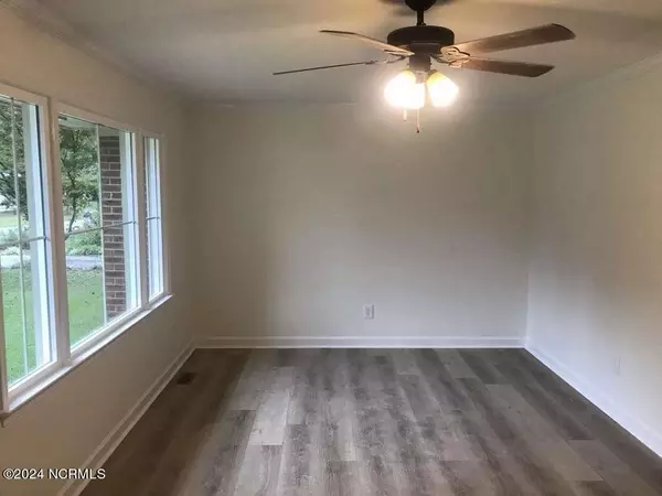 Bladenboro, NC 28320,107 W Poplar ST