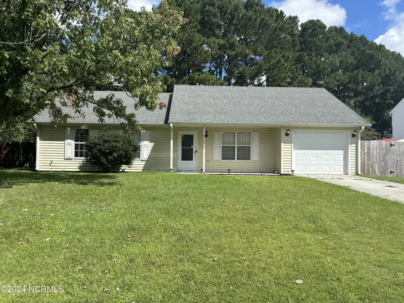 112 Horse Shoe BND, Jacksonville, NC 28546