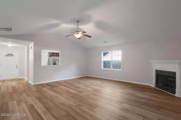 Jacksonville, NC 28540,216 Peters LN