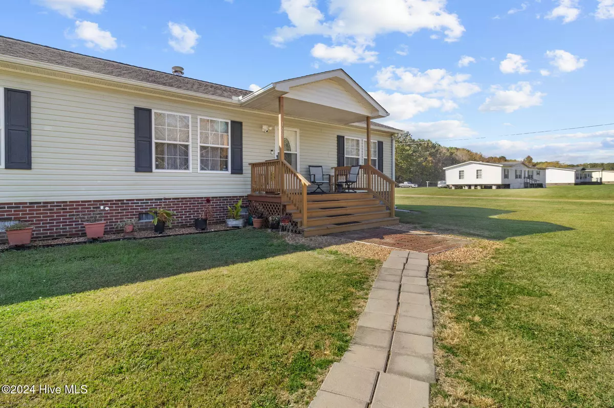 Edenton, NC 27932,105 Holley Grove RD