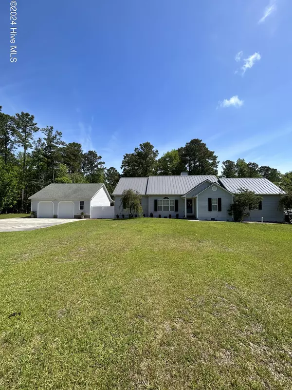 201 Snap Dragon CT, Swansboro, NC 28584