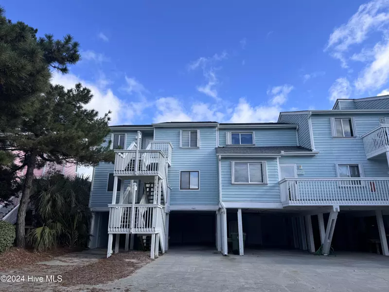 2001 Surfrider CT, Kure Beach, NC 28449