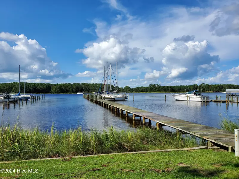 340 Jordan Creek Marina DR, Belhaven, NC 27810