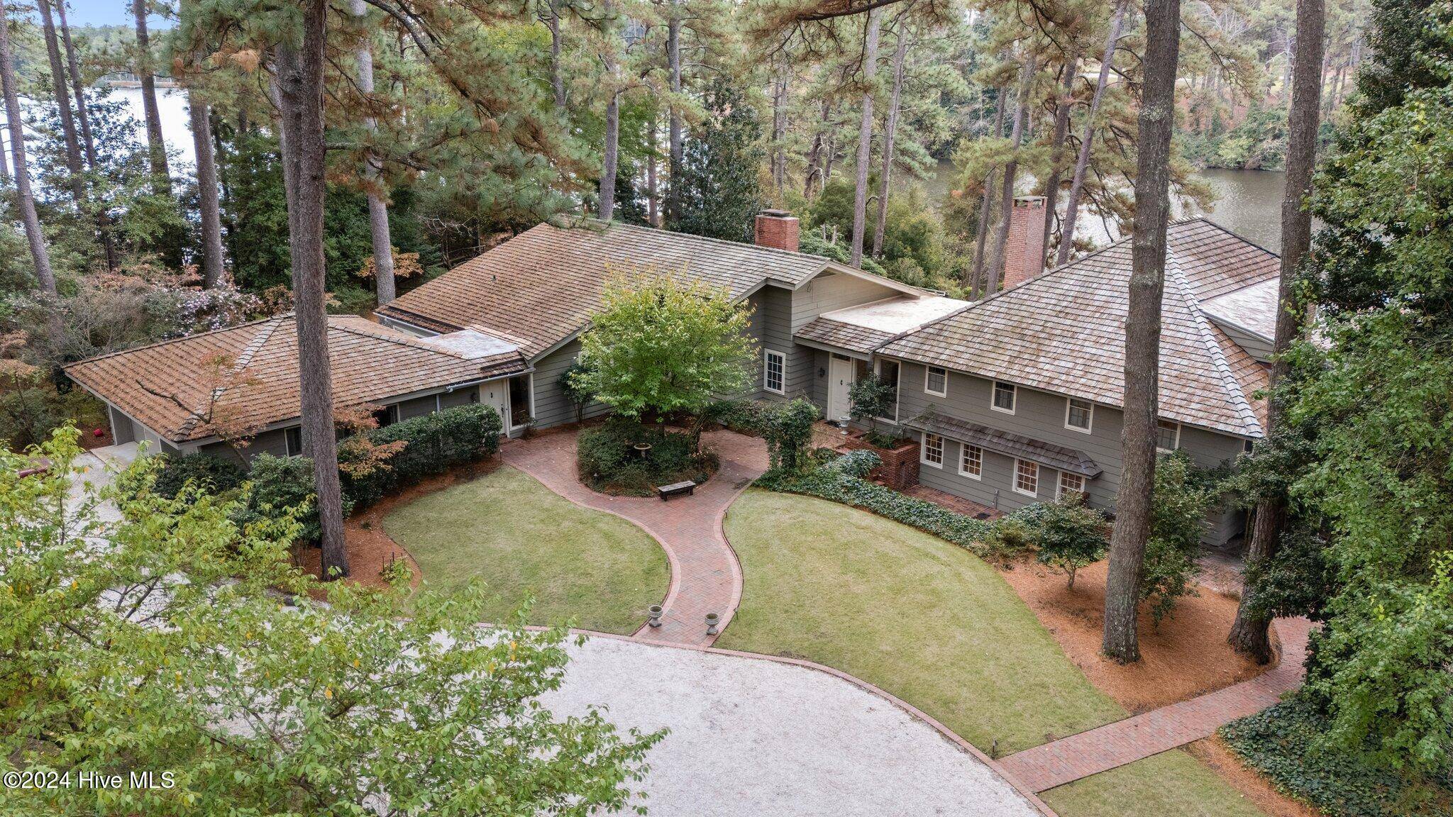 85 Apawamis CIR, Pinehurst, NC 28374