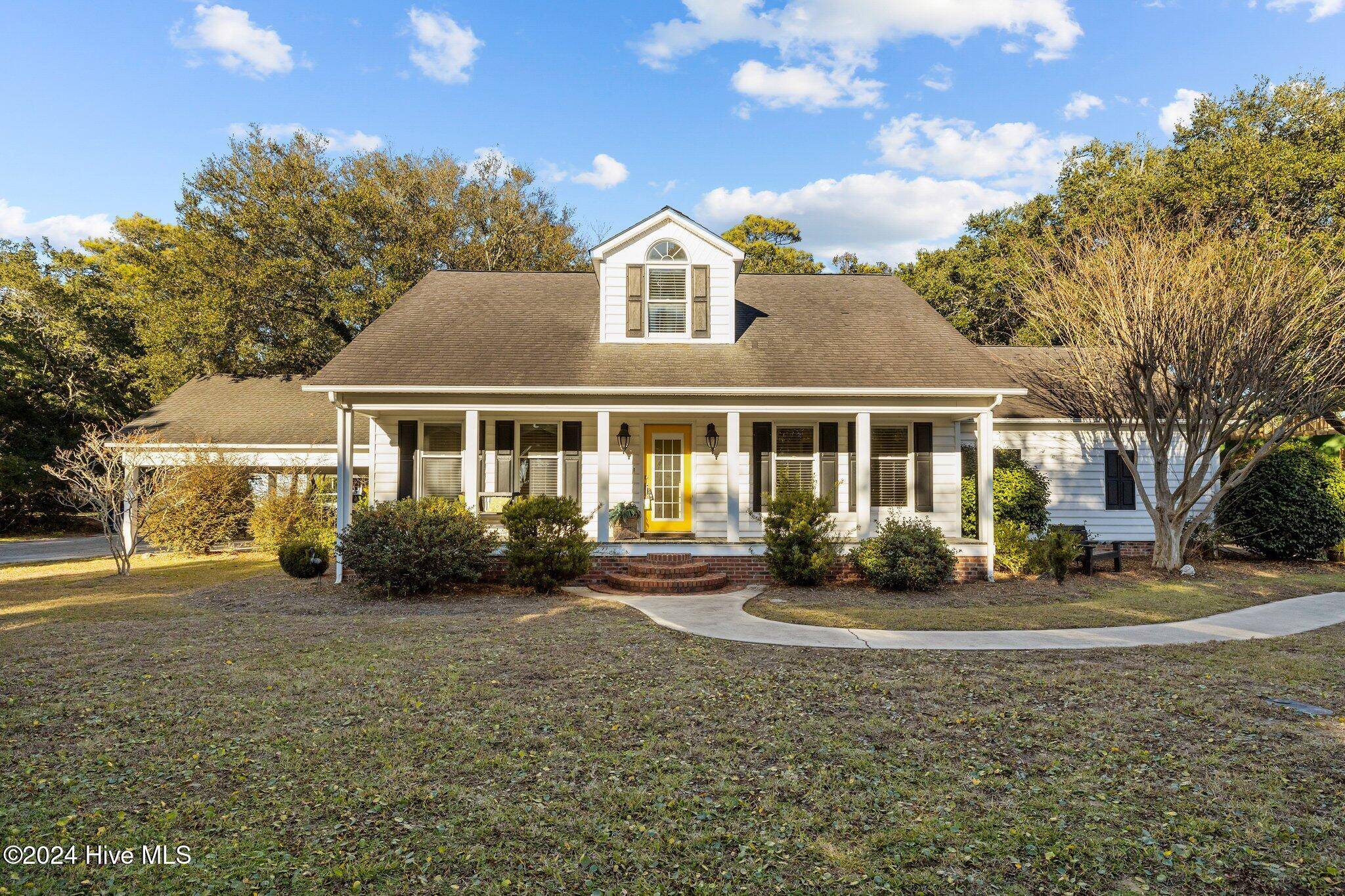 4208 Sound DR, Morehead City, NC 28557