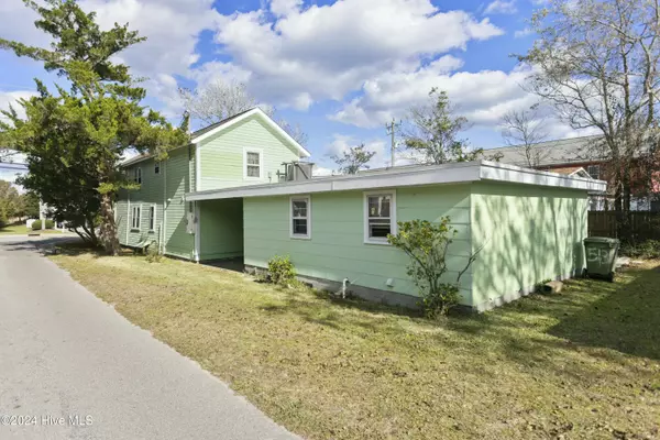 Kure Beach, NC 28449,513 K AVE