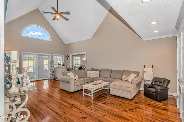 Tabor City, NC 28463,865 River RD