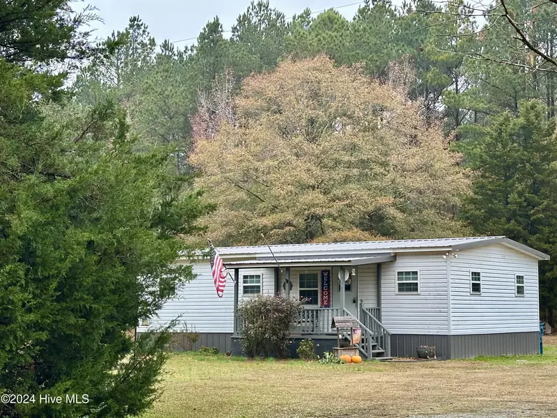 1389 Tom Pepper RD, Creswell, NC 27928