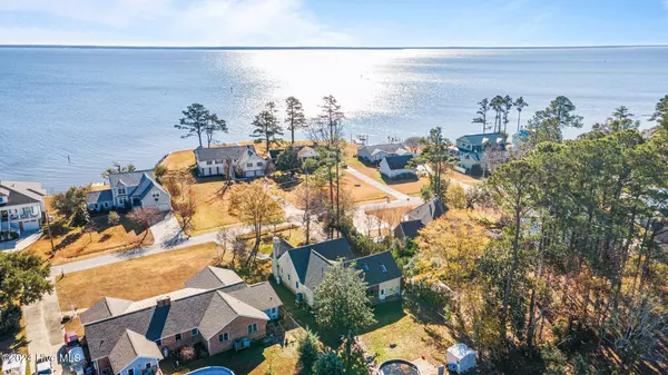 Oriental, NC 28571,1107 Neuse DR