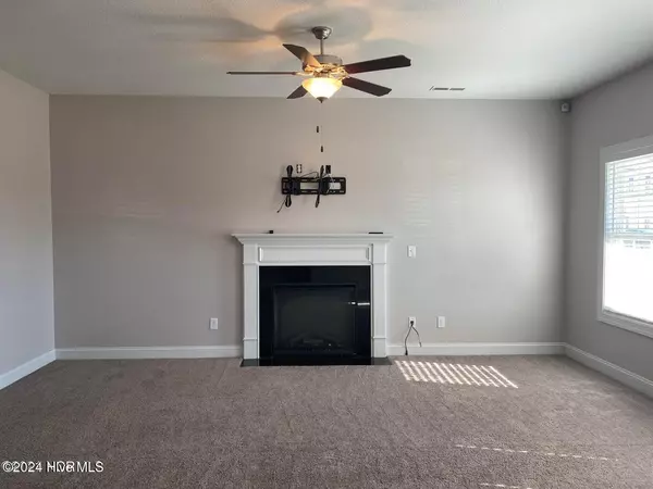 Jacksonville, NC 28546,511 White Cedar LN