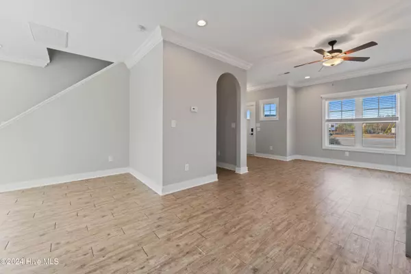Hubert, NC 28539,221 Chestwood DR