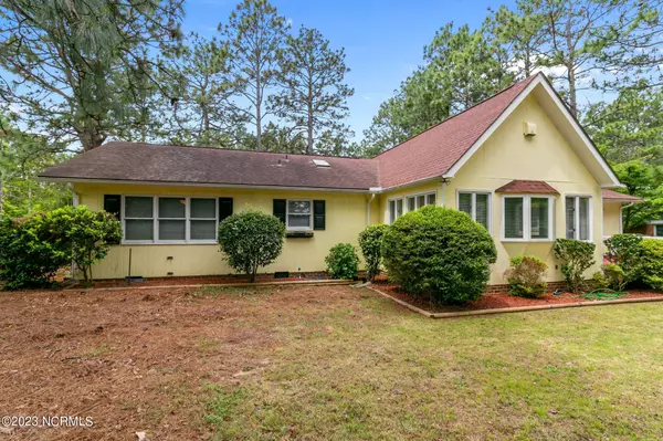 Whispering Pines, NC 28327,2 Bogie DR