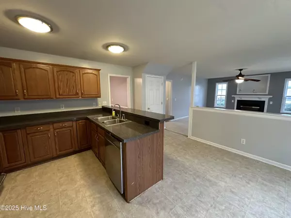 Elizabeth City, NC 27909,303 Princess Anne CIR