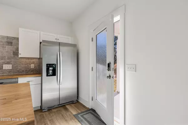 Southport, NC 28461,392 Crabapple RD