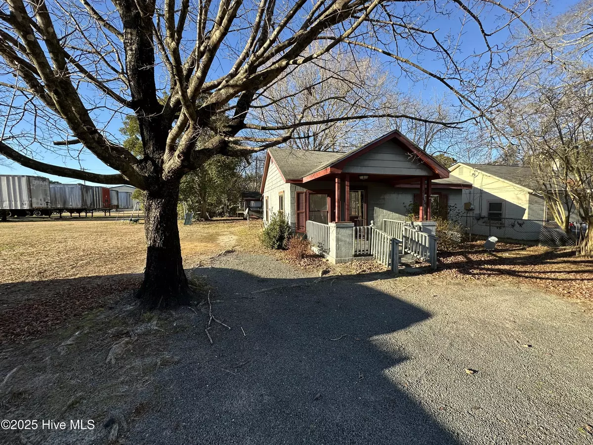 Laurinburg, NC 28352,510 Lees Mill RD