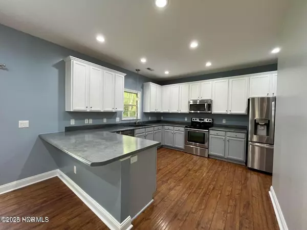 Jacksonville, NC 28540,112 Navy Blue DR