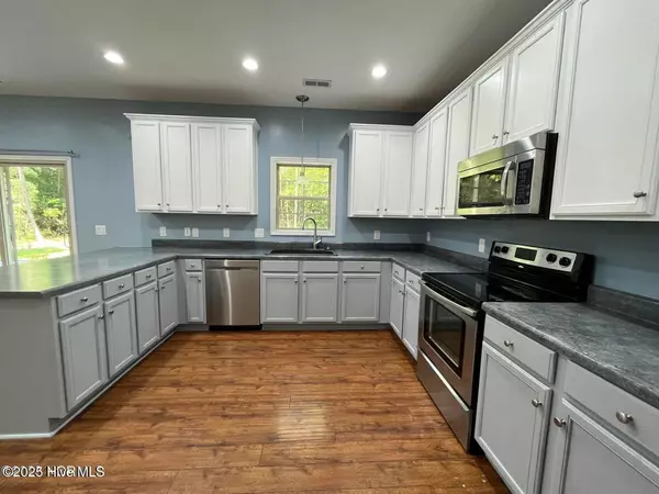 Jacksonville, NC 28540,112 Navy Blue DR
