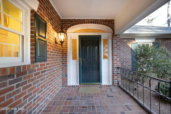 Southern Pines, NC 28387,8 Ravenel CT