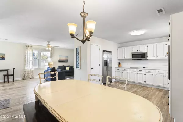 Carolina Beach, NC 28428,700 Charlotte AVE