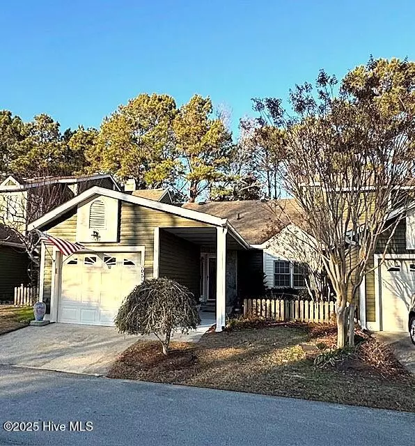 1305 Cedarwood VLG, Morehead City, NC 28557