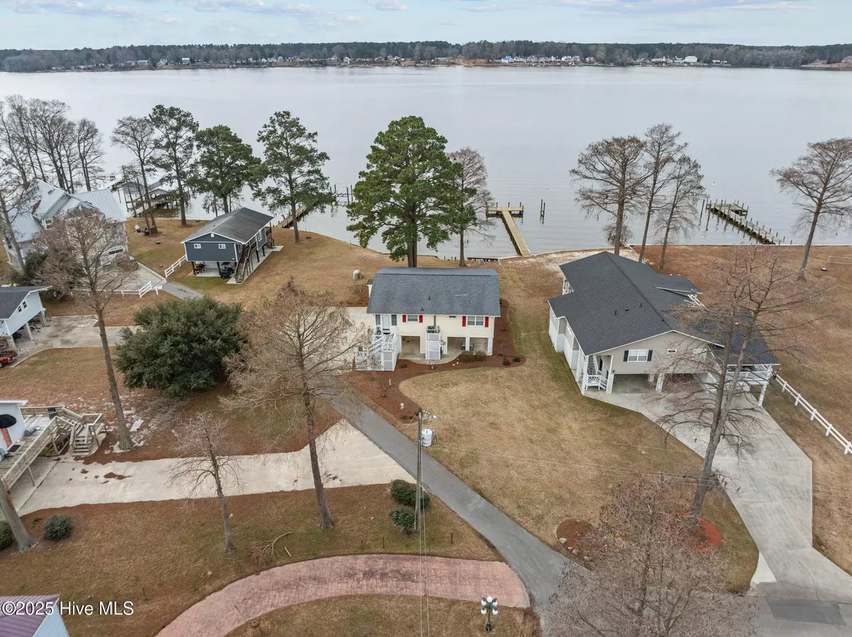 Chocowinity, NC 27817,22 Oak Point RD