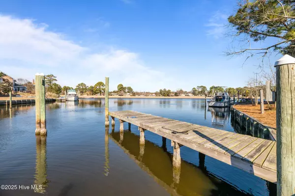 New Bern, NC 28560,901 Grenada CT