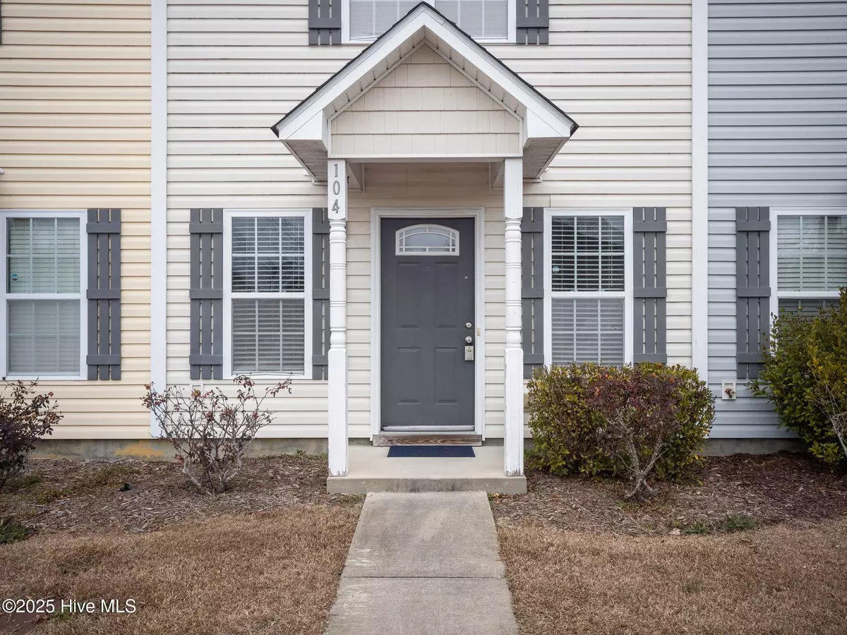 Hubert, NC 28539,104 Parrot Landing DR