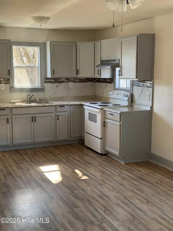 Robersonville, NC 27871,303 E Purvis ST