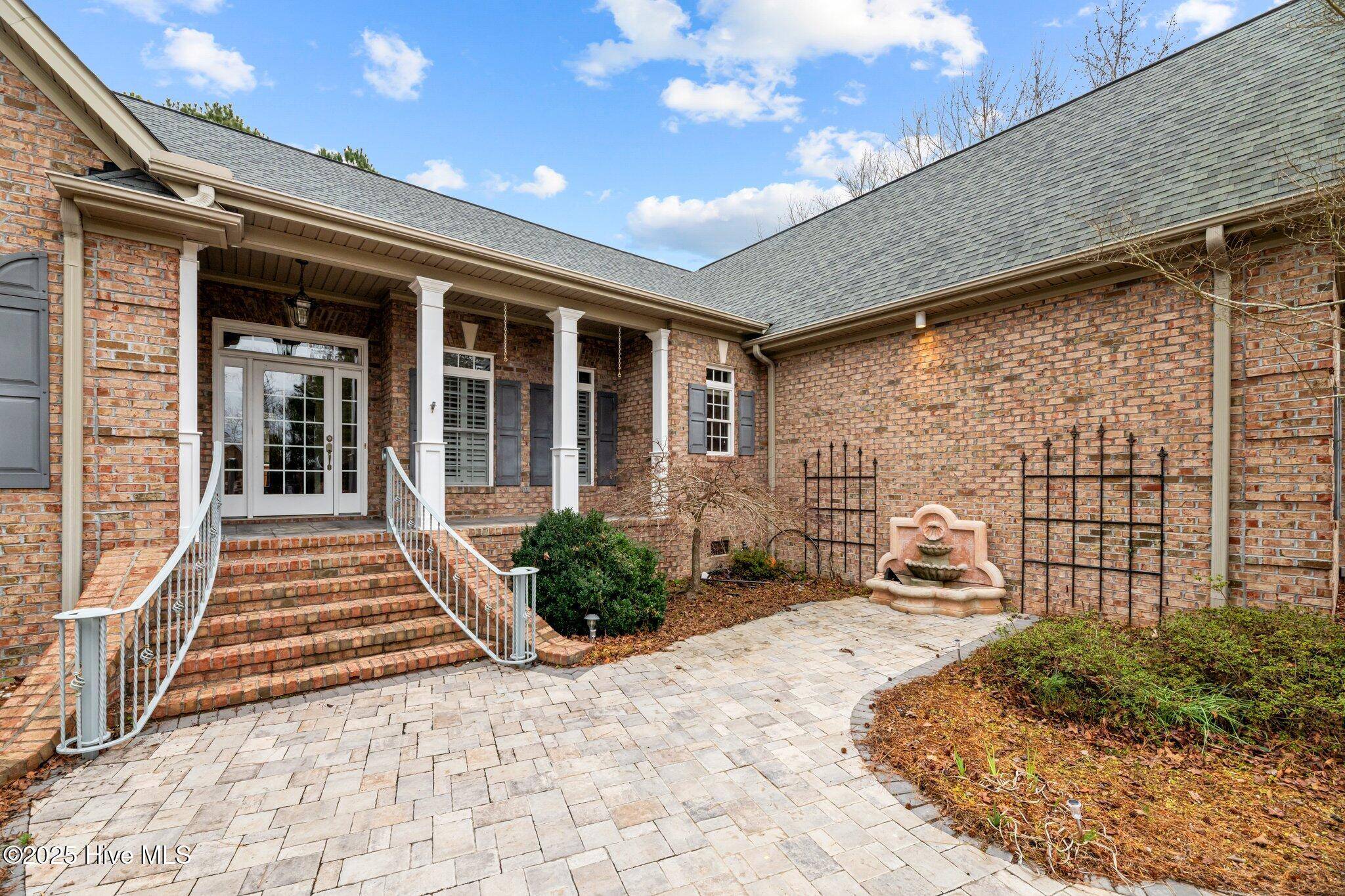 New Bern, NC 28562,117 Friburg RD