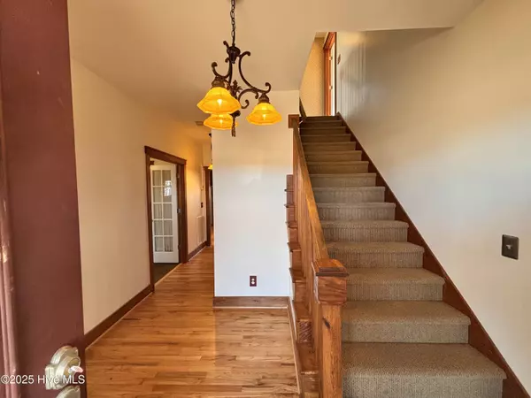 Clinton, NC 28328,1661 Timberlake DR