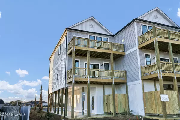 Surf City, NC 28445,735 N Topsail DR