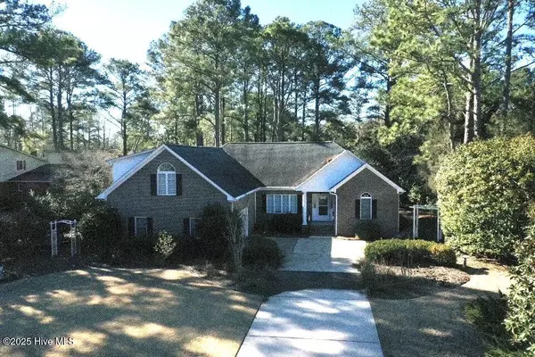 6104 Falcon DR, New Bern, NC 28560