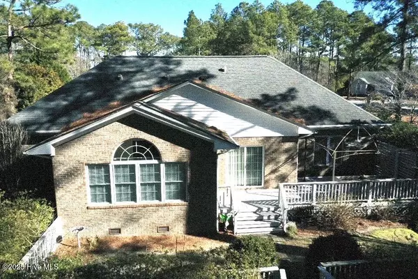 New Bern, NC 28560,6104 Falcon DR