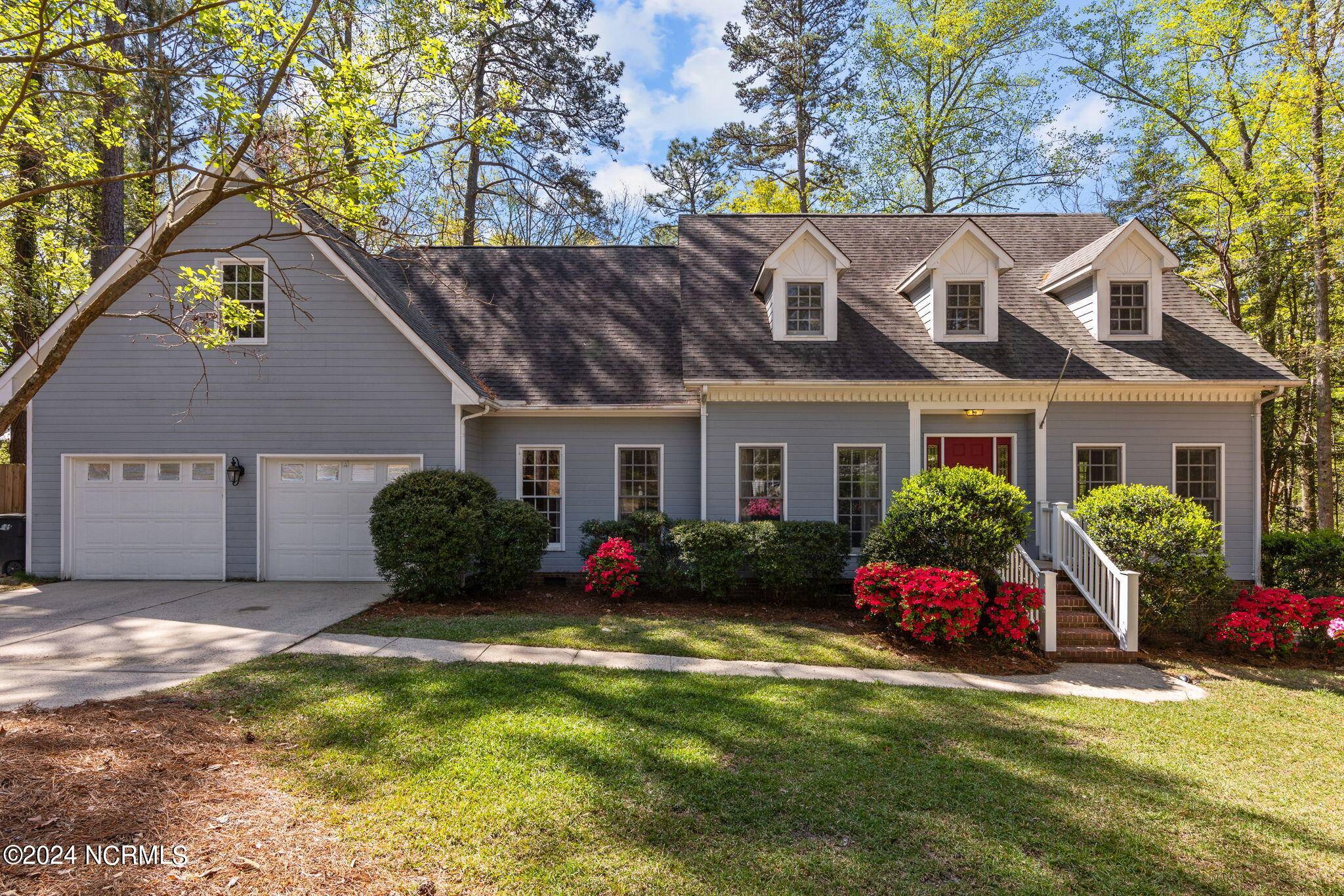 455 Clearfield LN, Southern Pines, NC 28387