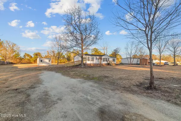 Hubert, NC 28539,304 W Meeting House PL