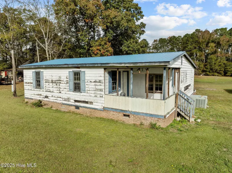 1121 Williams RD, Williamston, NC 27892