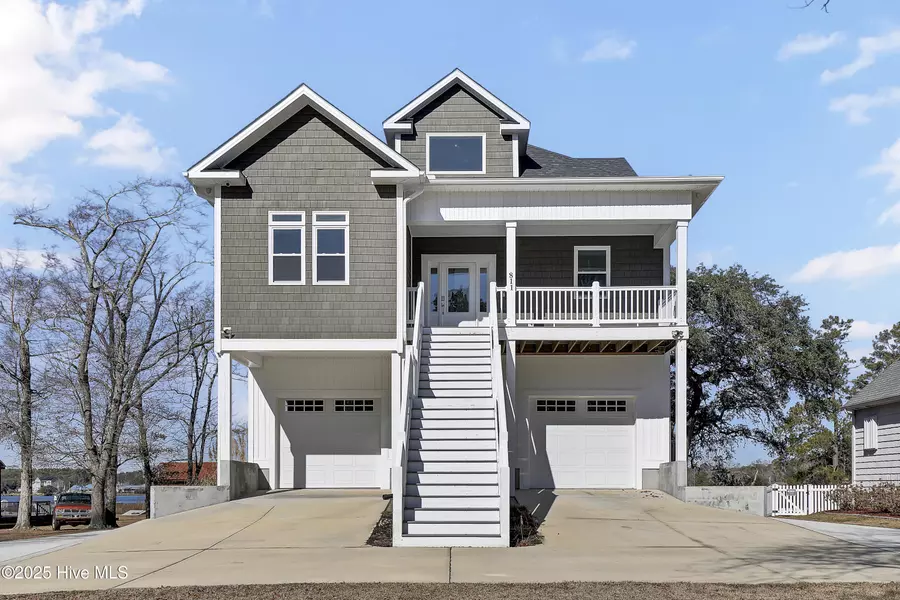 811 Chadwick Shores DR, Sneads Ferry, NC 28460