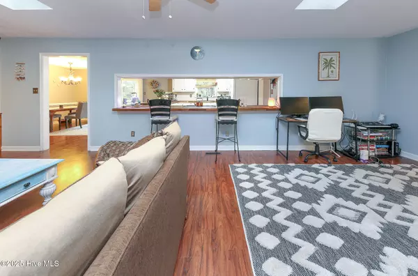 Knotts Island, NC 27950,388 S End RD