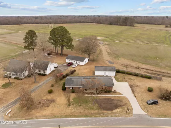 Farmville, NC 27828,733 Burnette RD