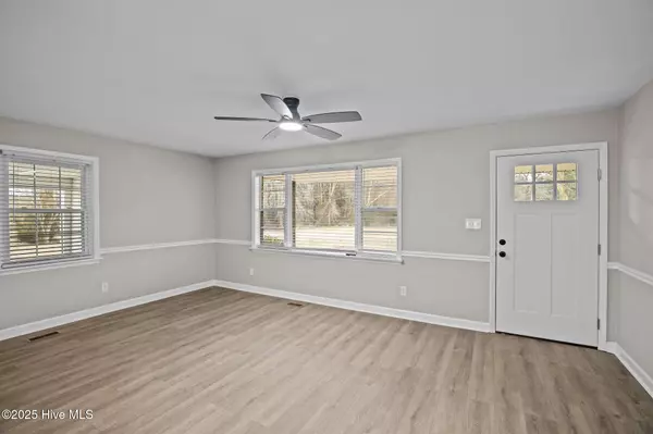 Farmville, NC 27828,733 Burnette RD