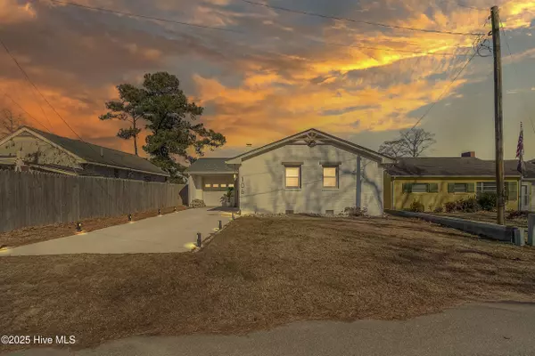 Hertford, NC 27944,106 Shore DR