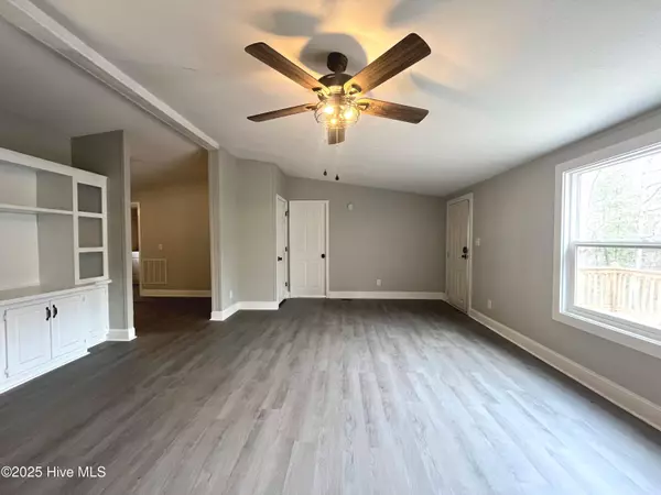 Carthage, NC 28327,346 White Oak RD