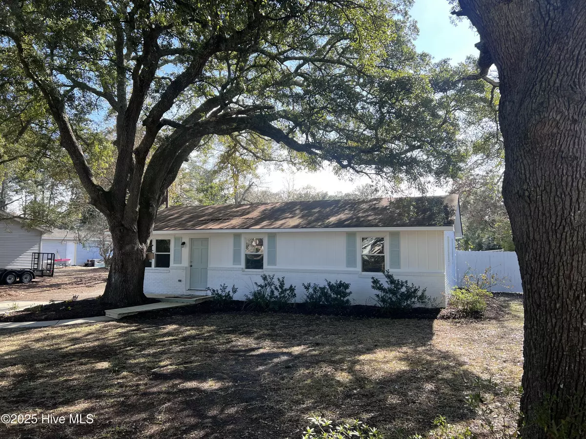 Southport, NC 28461,319 Herring DR