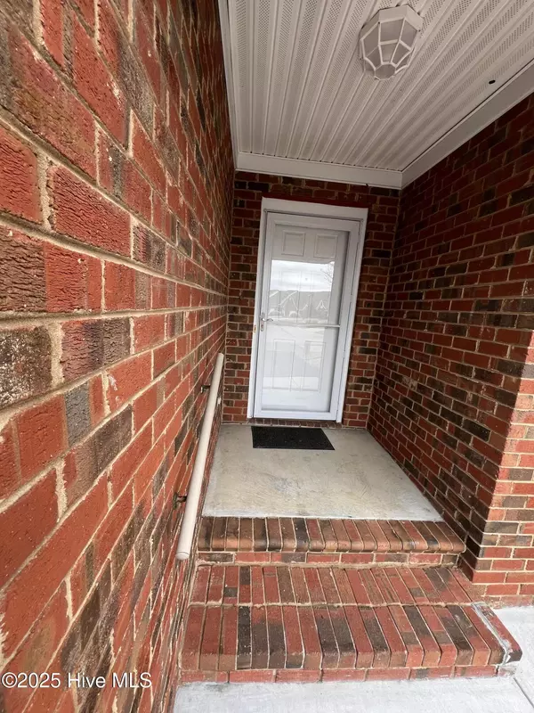 New Bern, NC 28562,10 Pier Pointe #10