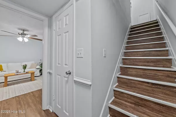 Greenville, NC 27858,126 Oakmont DR #9