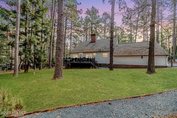 Southern Pines, NC 28387,104 James Creek RD