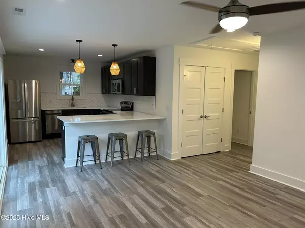 Wilmington, NC 28403,113 Hawthorne DR #A