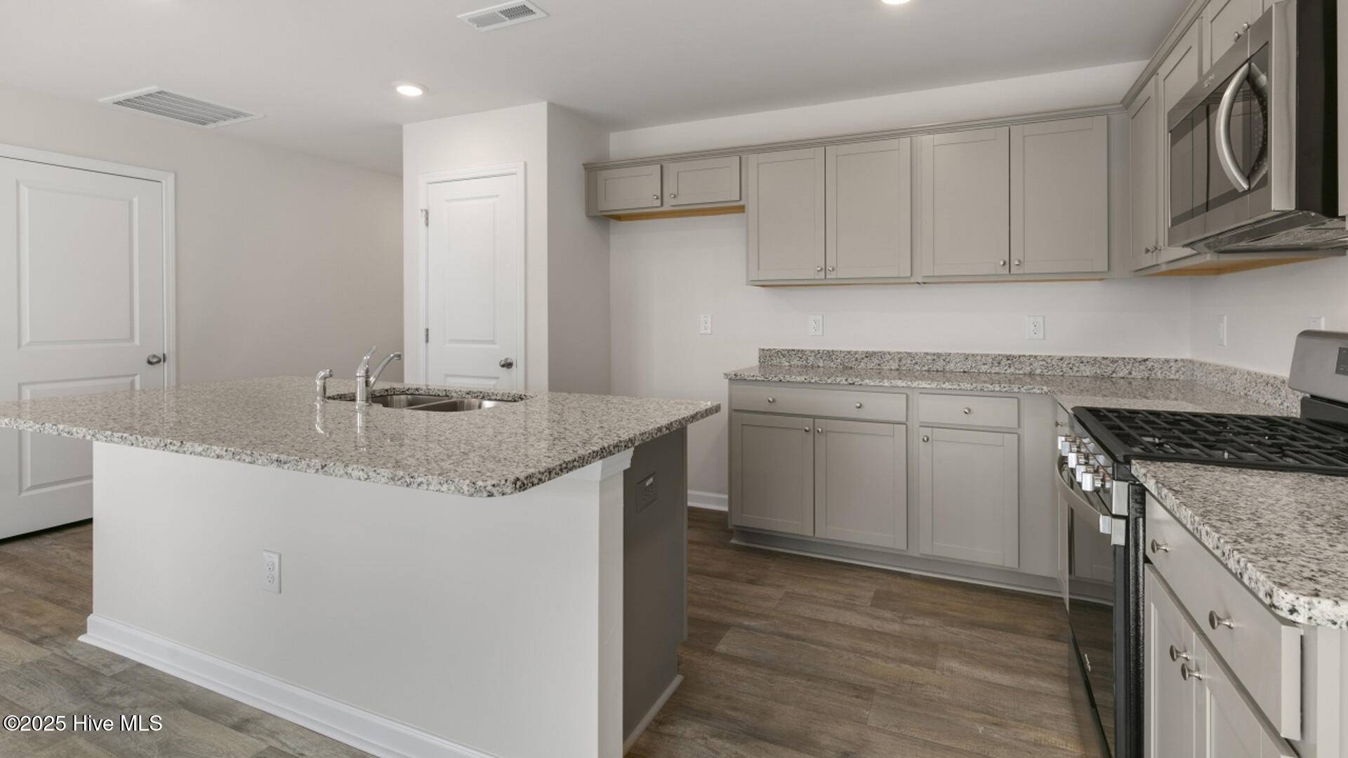 Sanford, NC 27332,425 Citron ST