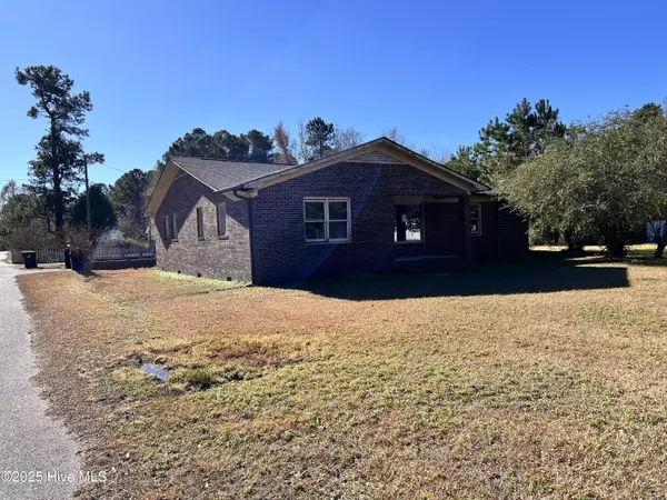 1093 Victoria LN NE, Leland, NC 28451