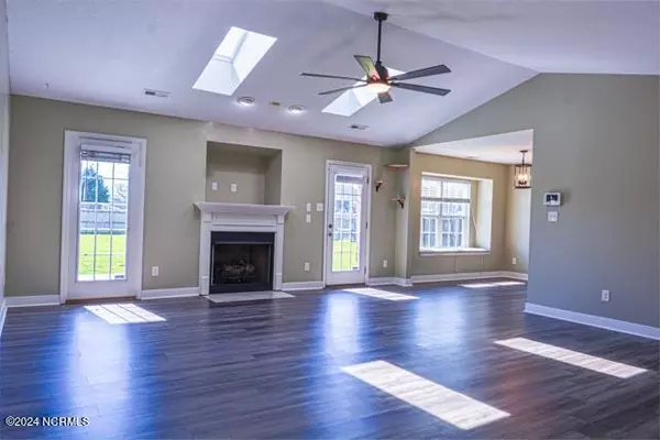 Richlands, NC 28574,308 Combine CT